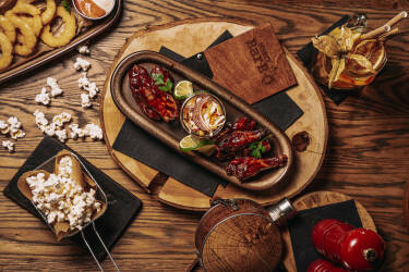 BUFALLO BBQ WINGS