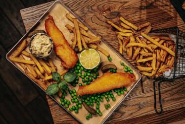 FISH & CHIPS 